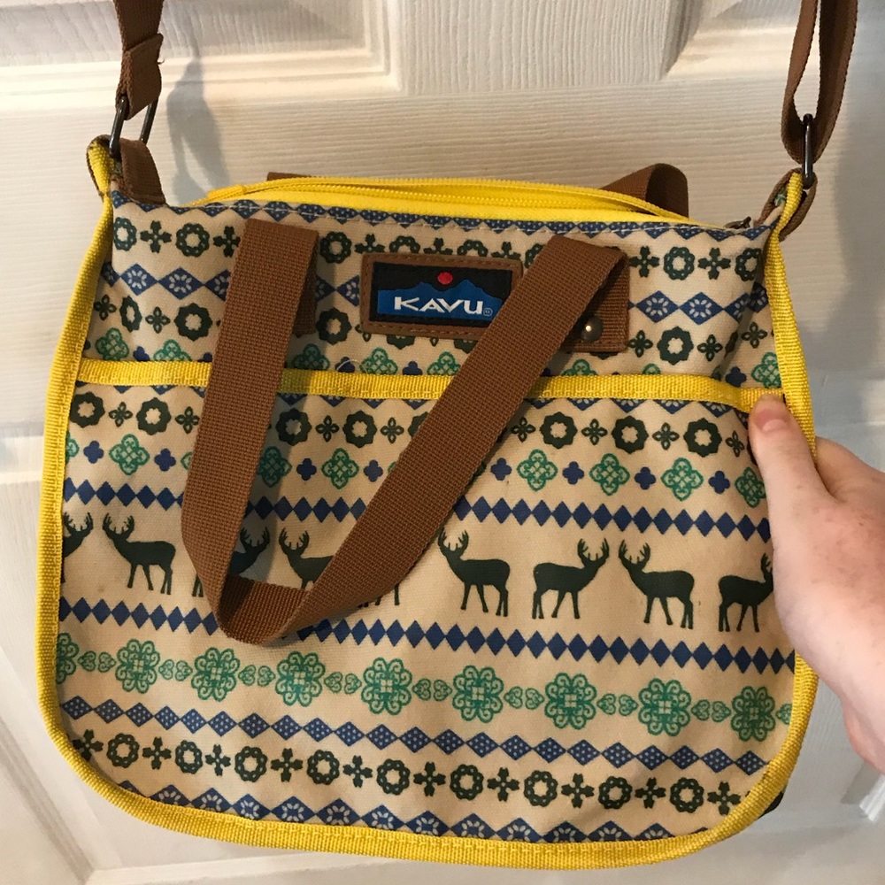 Rustic-Patterned Kavu Purse 👜
